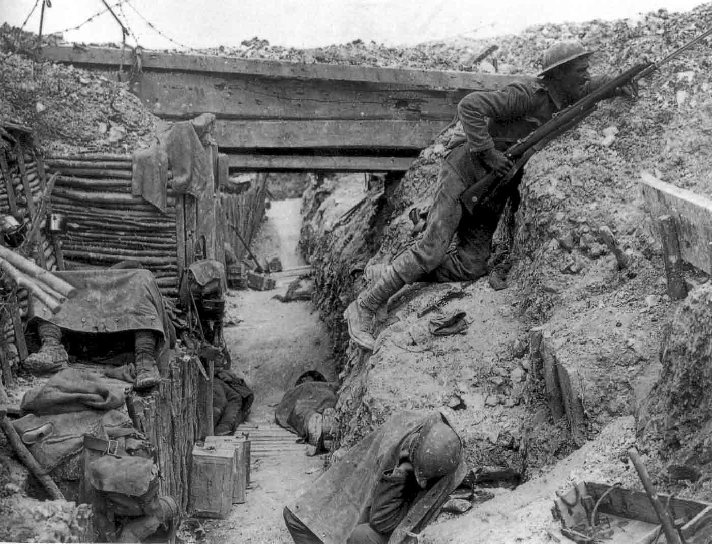wwI soldiers in trench